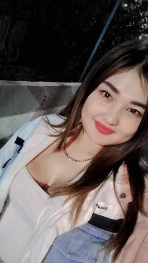 19 yaşlı esmer bayan Sevinç. fantazya oyunları 