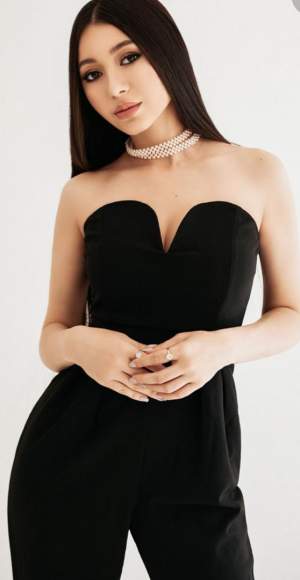 19 yaşlı esmer bayan Sevinç. fantazya oyunları 