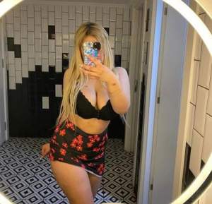 Atakum Escort Çagla. Eve otele aparta geliyor 