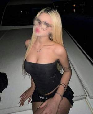 Atakum Escort Dilara. Kendi yerinde görüşme yapıyor