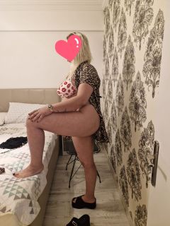 Fanteziye açık  Büyük gögüşlü escort Azra