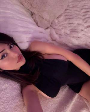 FİT beyaz tenli bayan Eyşan