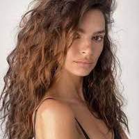 Aktif olarak sevişen VİP escort Dilara 