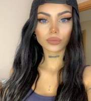 Biraz azgın kadın Zemfira