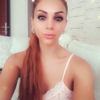 Dik kalçalı ve bakımlı Buse