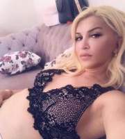 Fazlasını verecek bayan Peri