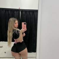 Sakso da iddialı Bayan Alina