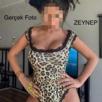 Vücut hatlarıyla baştan çıkaran Loya