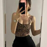 Yini genc bayan Dunyo